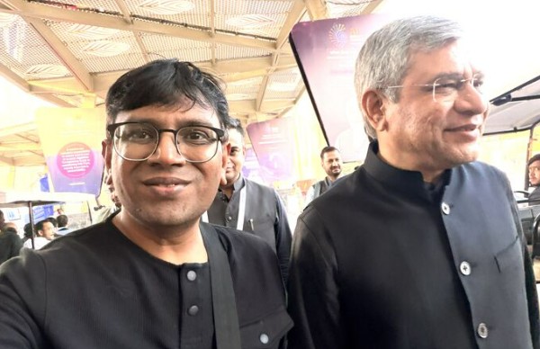 Vikas Goyal with Hon. Railway Minister Ashwini Vaishnaw